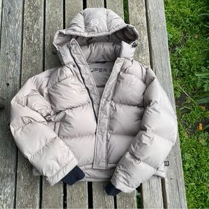 Aritzia the super puff - shorty in modern taupe